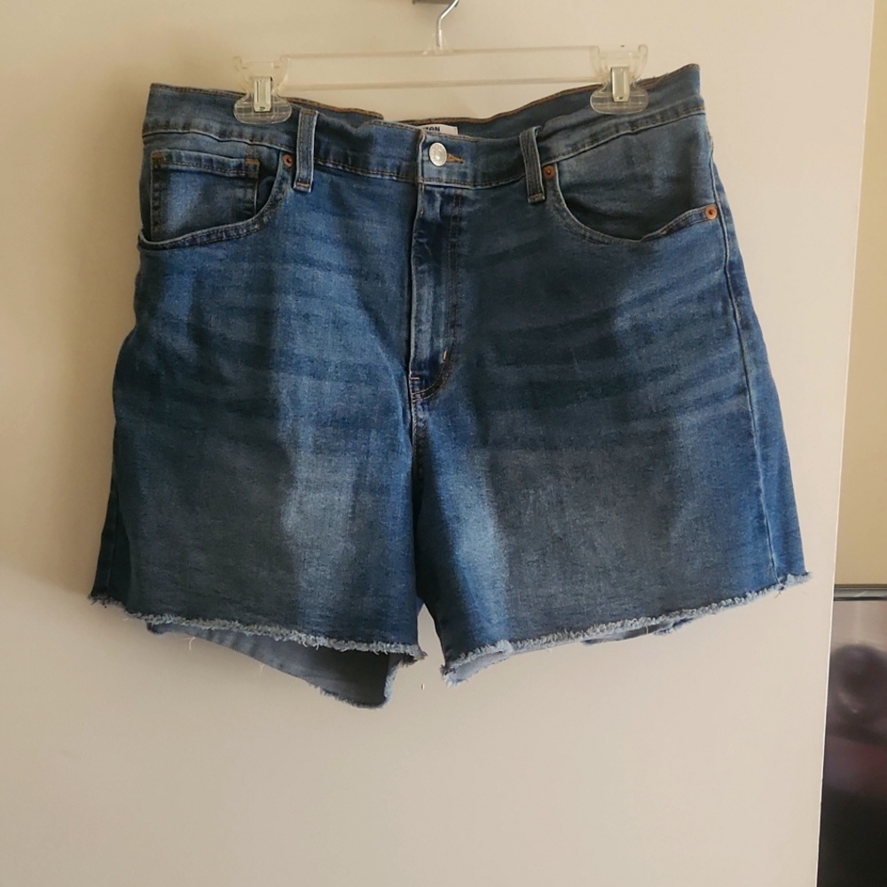 Denizen denim shorts size 16